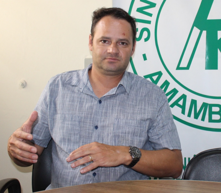 O presidente do Sindicato Rural de Amambai, Rodrigo Lorenzetti. Entidade vai disponibilizar ônibus gratuito e camiseta para quem quiser participar de ato de apoio a Bolsonaro dia 7 em Brasília. (Foto: Vilson Nascimento).